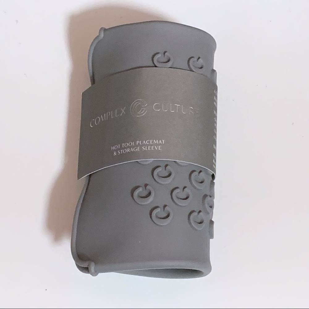 *NEW Complex Culture Hot Tool Placemat & Storage Sleeve
